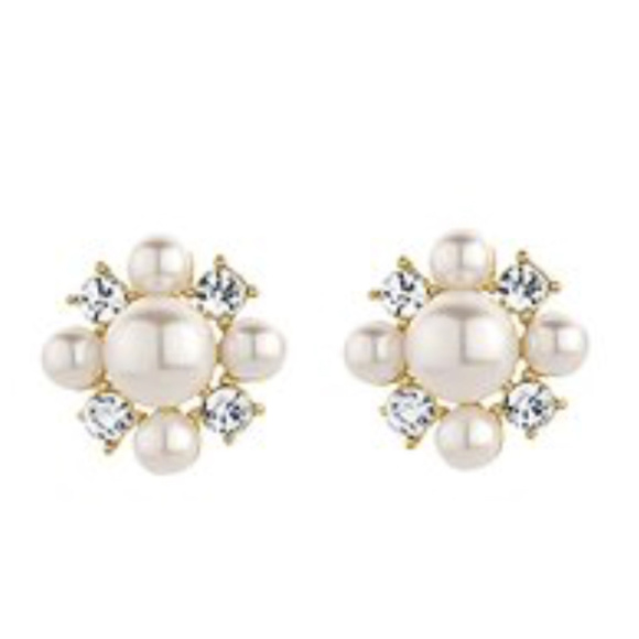 🛍2/$20🛍 Pearl & Crystal Cluster Stud Earrings - Picture 1 of 5